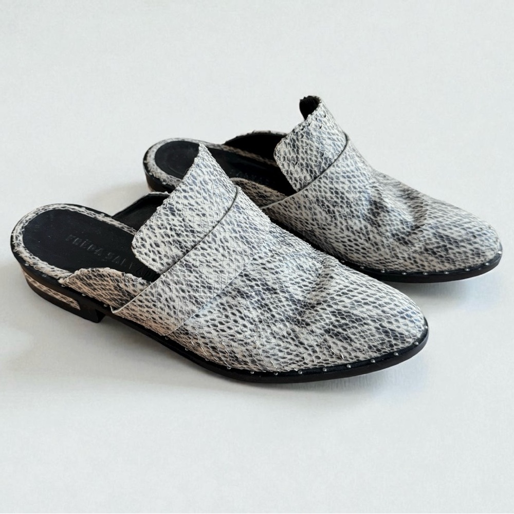 Freda Salvador Womens Keen Almond ToeSnakeskin Mules, Size 8, EUC